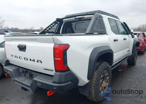 2024 Toyota Tacoma Hybrid Trailhunter из США, поврежденный, VIN 3TYLF5LN5RT010215